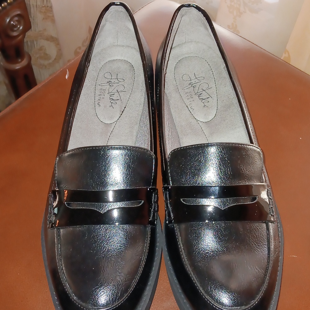 Ladies black loafers.  Flex by Life Stride.Sz 11